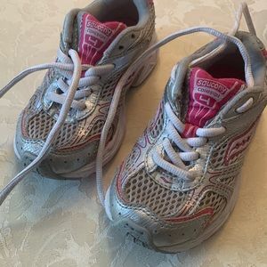 Girls Saucony Cohesion 4 sneakers